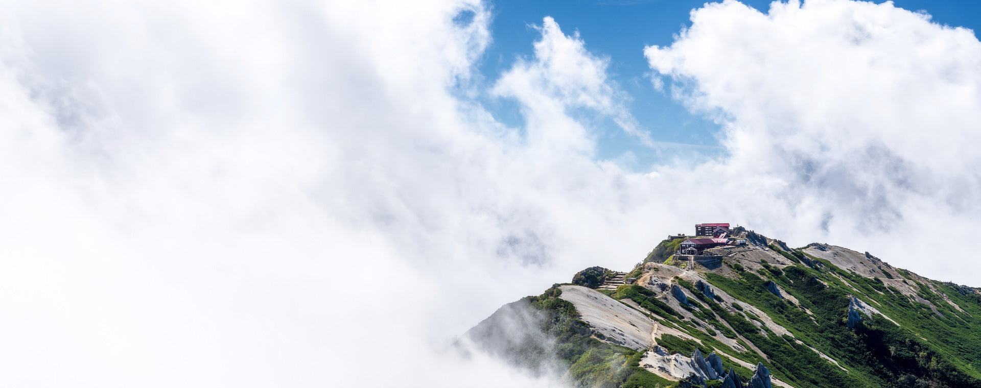 山と雲